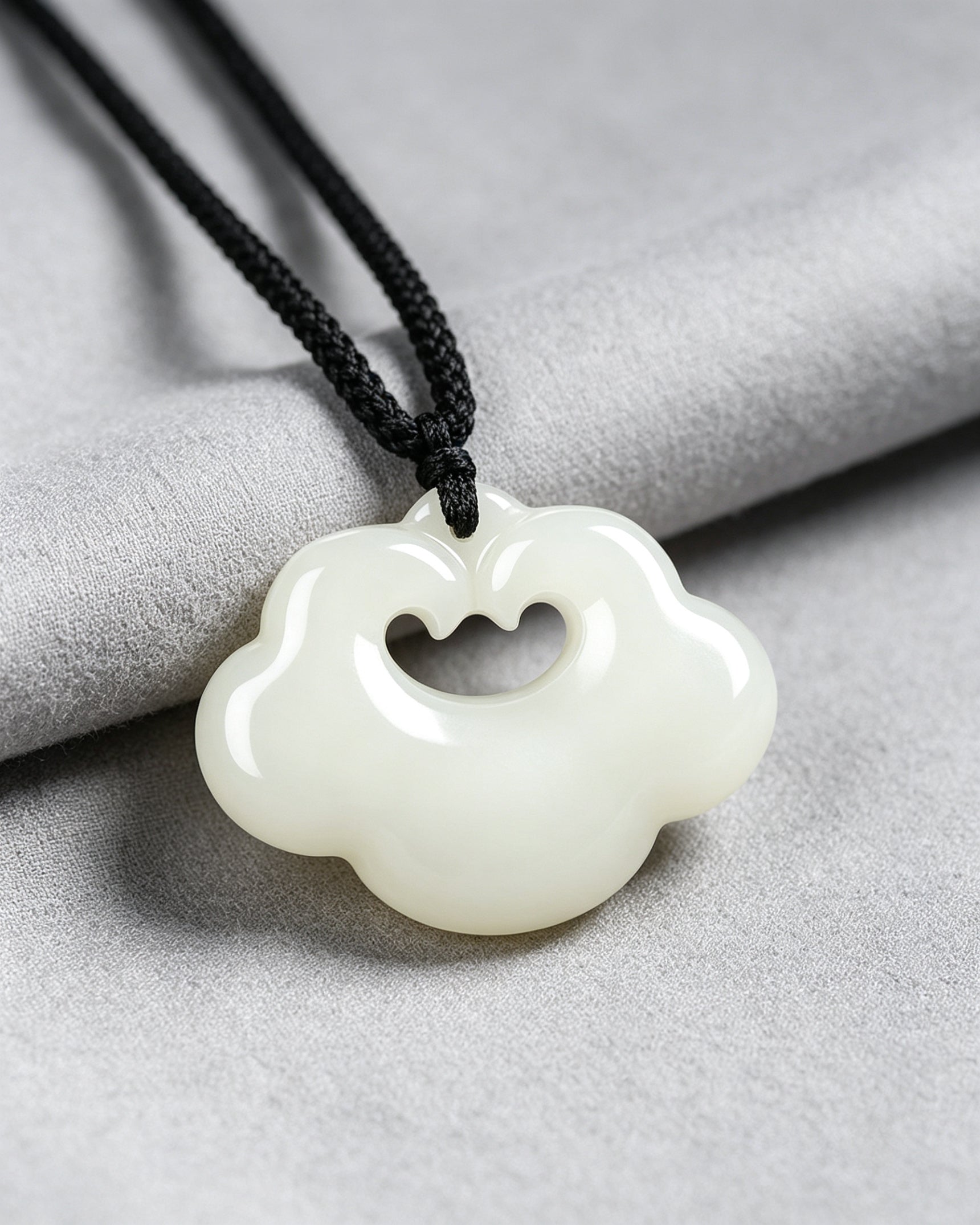 White Cloud Peace Lock – Pure & Simple