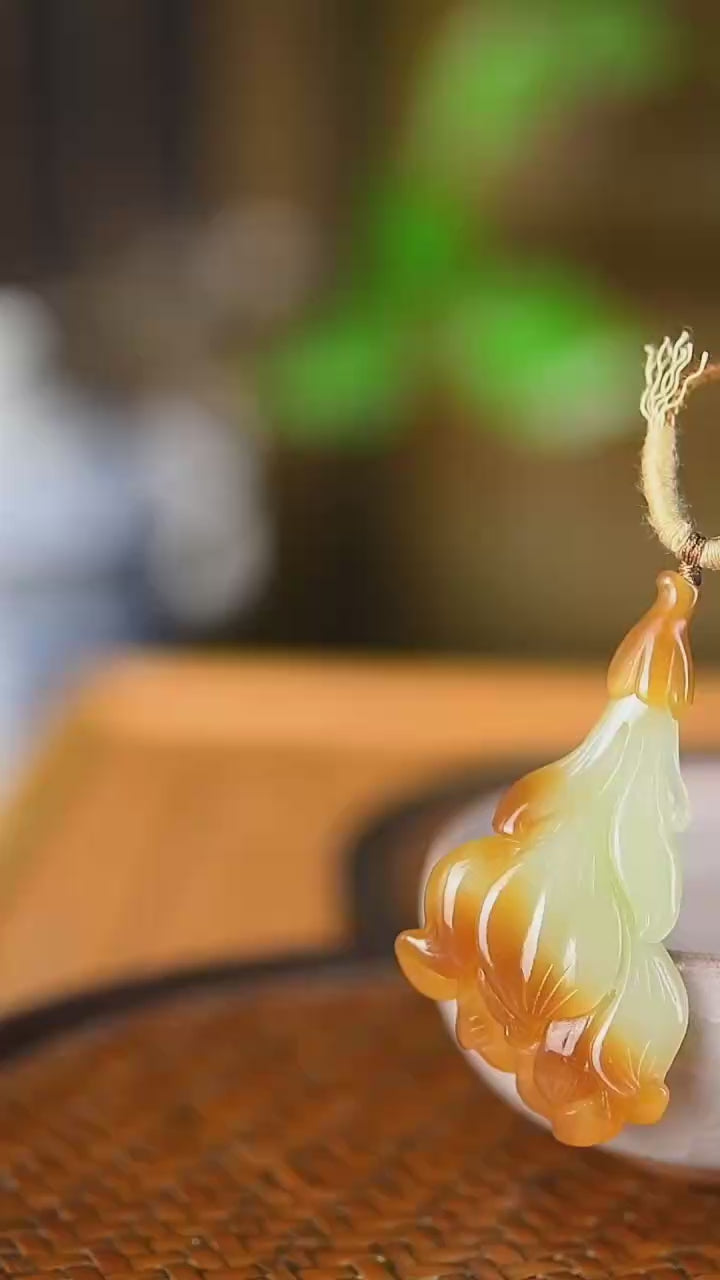 Magnolia – Sugar White Jade